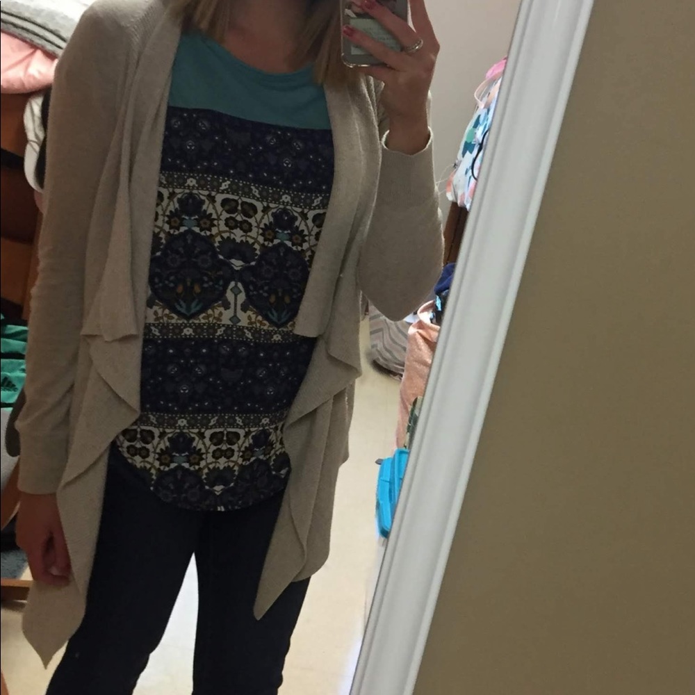 Tan flown cardigan with pockets